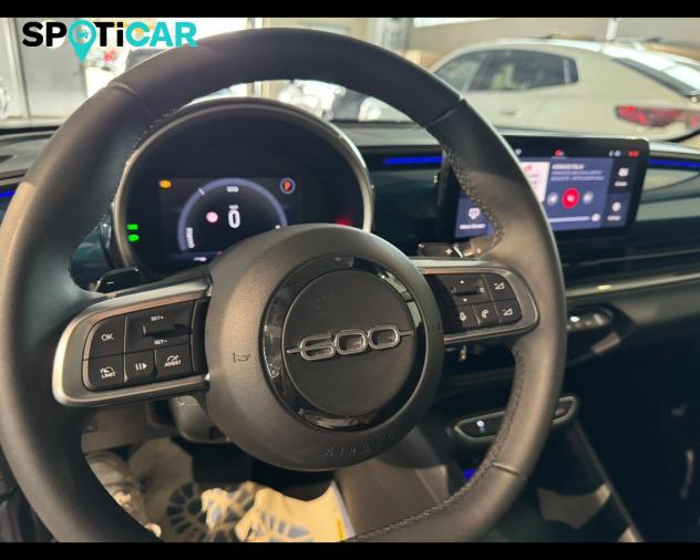 FIAT 600 IV 1.2 hybrid 110cv auto - Foto 7