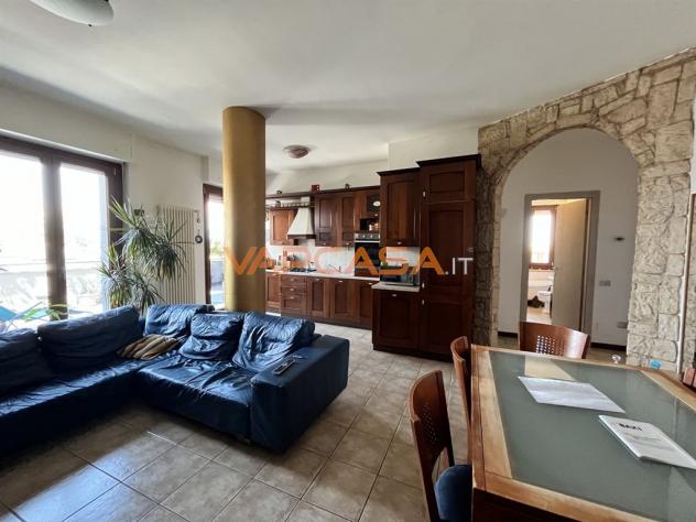 TRELOCALI CON TERRAZZA, BOX E CANTINA - Foto 4