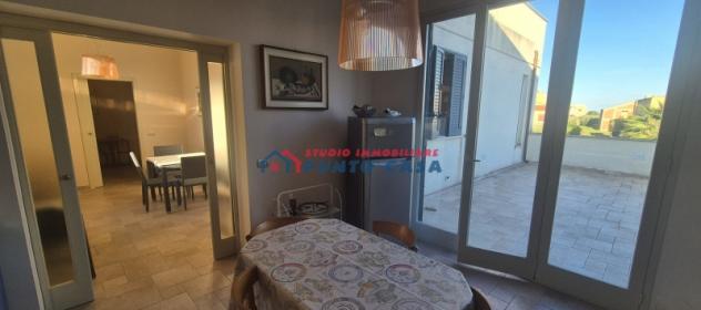 MARAUSA – Appartamento in piccolo contesto al 1° e ultimo p. s/a – 170mq ca. – 5 vani + acc. + veranda + p.auto. Possibilità di garage. Buone condizio