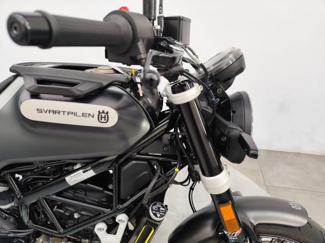 Husqvarna Svartpilen 125 null - Foto 3