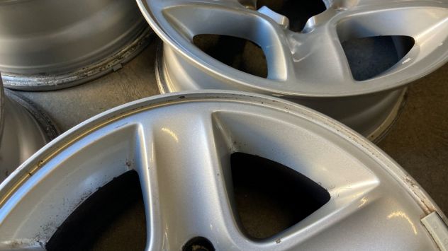 Cerchioni in lega 16 pollici originali Suzuki Gran Vitara del 2005 - Foto 8