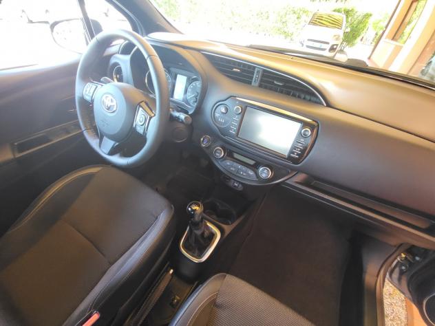 Toyota Yaris 1.0 5 porte Lounge - Foto 10