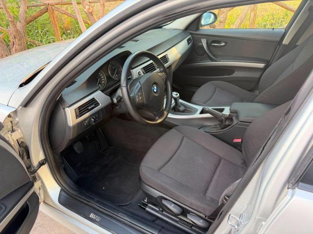 BMW - Serie 3 Touring - 320d Futura - Foto 6