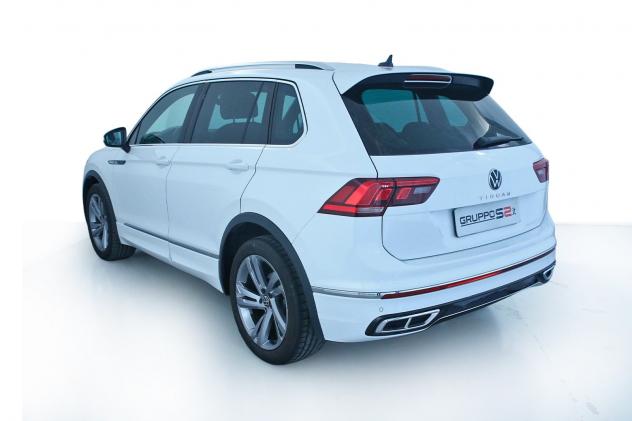 Volkswagen Tiguan 2.0 TDI SCR 150 cv R-Line DSG / Driver Assistance Pack - Climatronic - Cerchi 19" - Keyless Entry & Go - Fari LED Performance - Foto 6