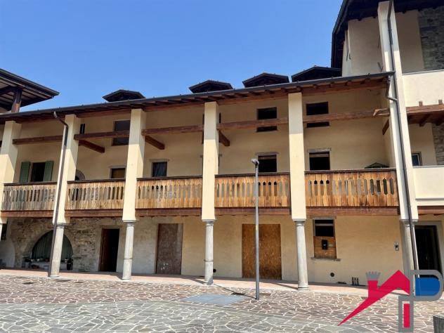 Caprino B.sco - Ampio appartamento al rustico - Foto 3