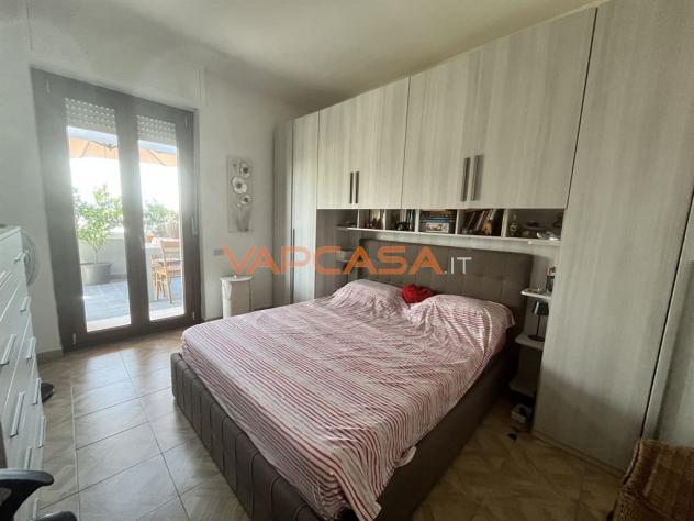 TRELOCALI CON TERRAZZA, BOX E CANTINA - Foto 9