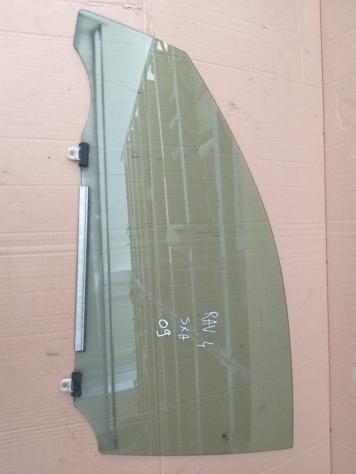 VETRO SCENDENTE ANTERIORE SINISTRO TOYOTA Rav4 3° Serie (0305)