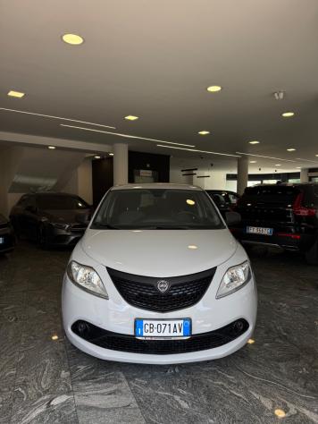 Lancia Ypsilon 1.2 69 CV 5 porte S&S Gold - Foto 2