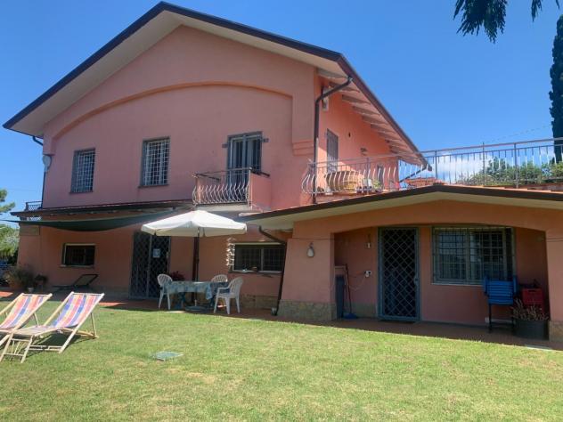 Villa in vendita a Castelnuovo Magra 430 mq Rif: 1427104