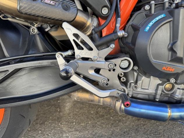 KTM 890 Duke R - Foto 7
