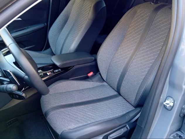 Peugeot 208 II 2023 1.2 hybrid Allure 110cv e-dcs 6 - Foto 8