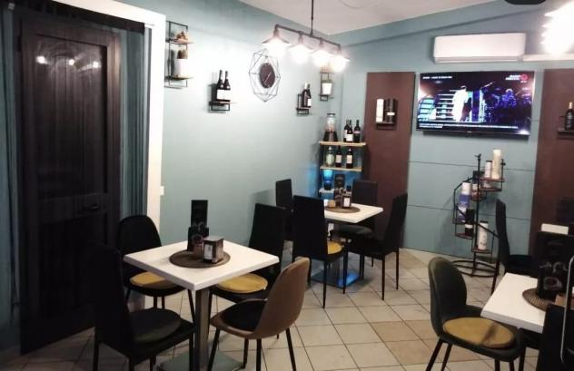 negozio in vendita a Carrara in zona Avenza