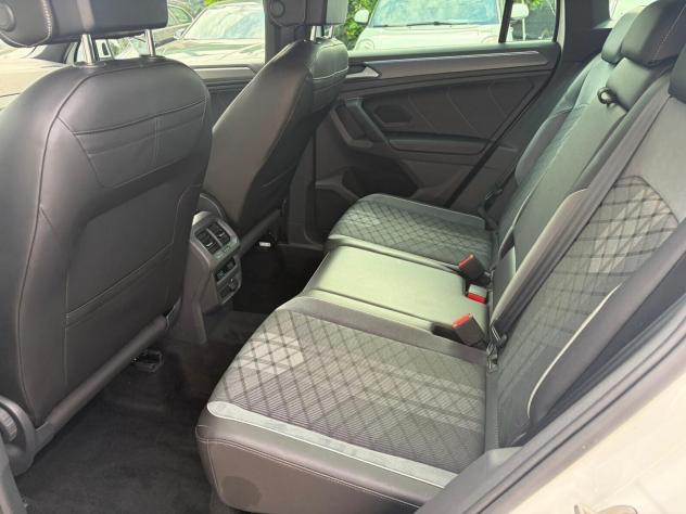 Volkswagen Tiguan 2.0 TDI 150 CV SCR DSG R-Line - Foto 9