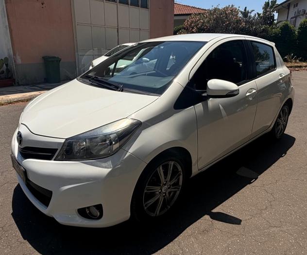 Toyota Yaris 1.4 D-4D 5 porte Lounge - Foto 8