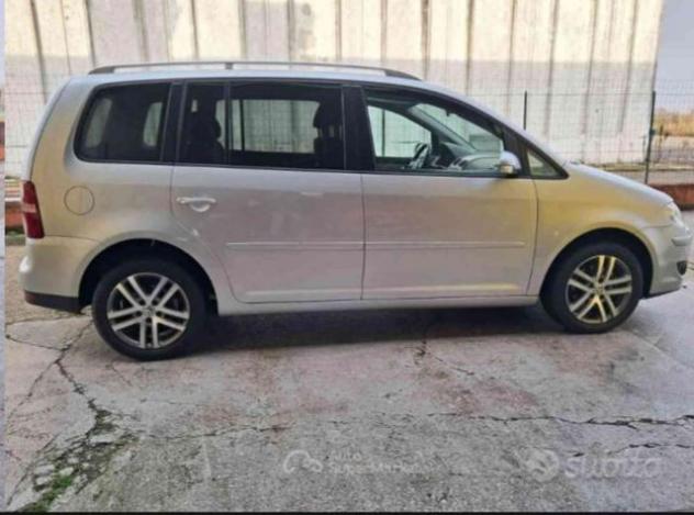 VOLKSWAGEN Touran 2.0 16V TDI Highline 7 porte rif. 23961264 - Foto 8