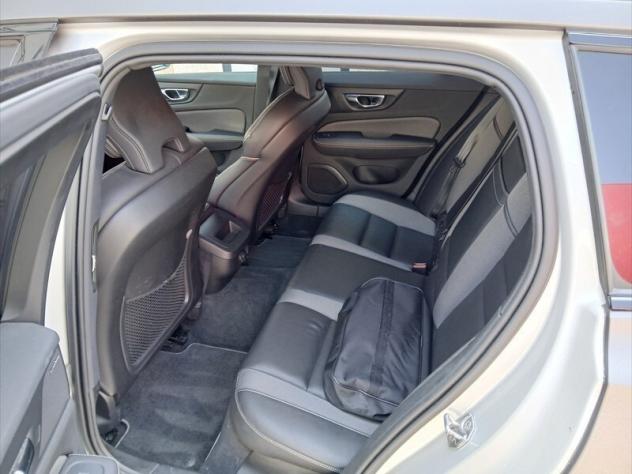 Volvo V60 2.0 B3 163CV Geartronic 8M R-design 10/2020 EURO 6D TEMP MY 21 - Foto 9