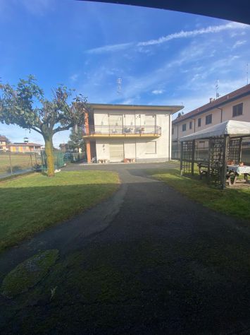 Sesto Calende - ampia casa indipendente con giardino
