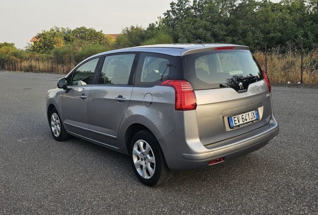 PEUGEOT 5008 1.6 D. - Foto 4