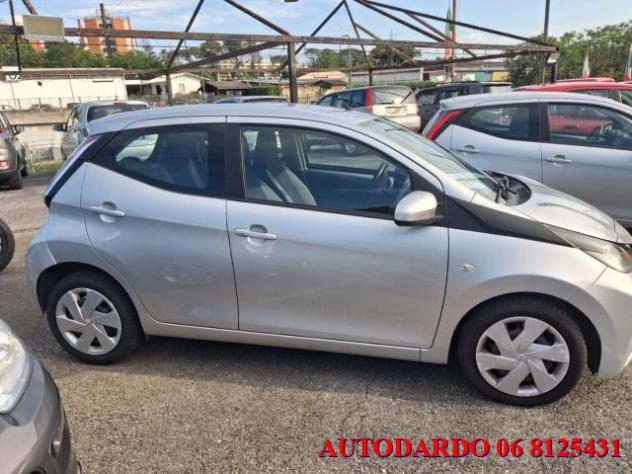 TOYOTA Aygo 1.0 VVT-i 69 CV 5 porte x-cool rif. 23878299 - Foto 7