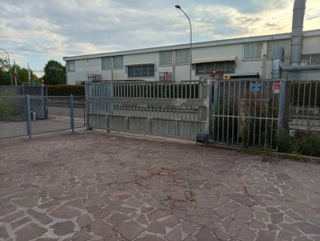 Immobile di 278 m² con 2 locali in affitto a Novi di Modena - Foto 10