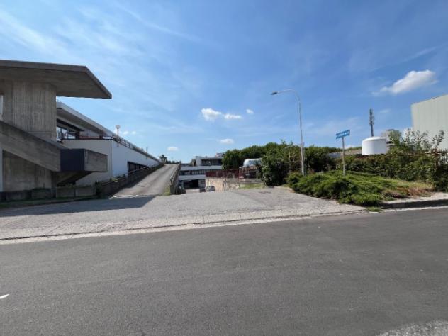 Immobile di 1500 m² con 3 locali in vendita a Brescia - Foto 3