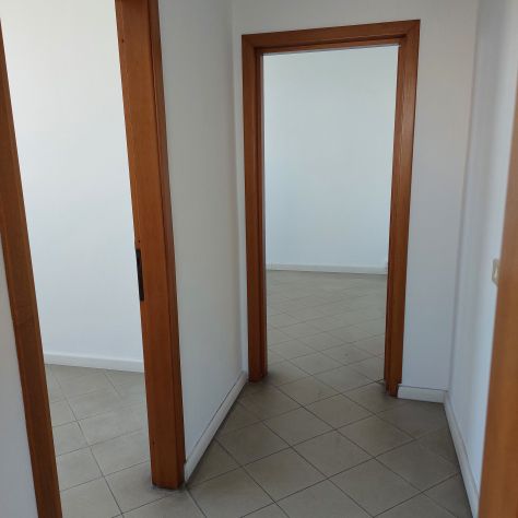 AFFITTASI CAPANNONE INDUSTRIALE DI PREGIO - ZONA STRATEGICA - Foto 6