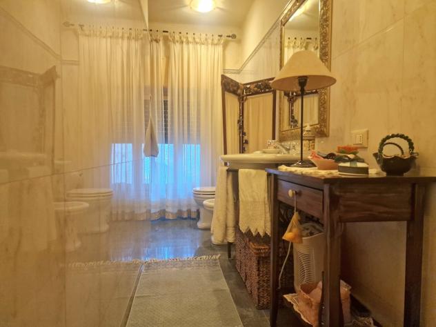 RONCHI, a pochi passi dal mare, appartamento ristrutturato in piccolo condominio. L'immobile è posto al secondo piano con soprastante mansarda collega - Foto 8