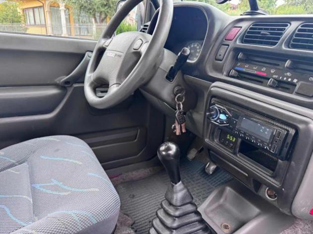 SUZUKI Jimny 1.3i 16V cat 4WD JLX rif. 24029349 - Foto 9