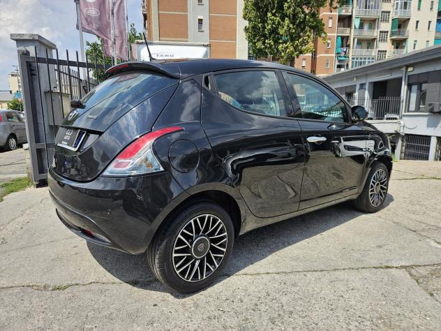 Lancia Ypsilon 1.0 FireFly 70cv Hybrid Alberta Ferretti - Foto 4