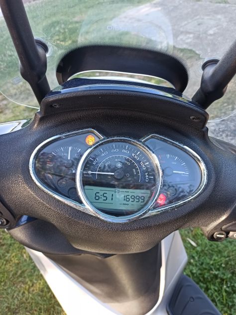 Vendesi Scooter Piaggio MADLEY 150 ABS - Foto 4