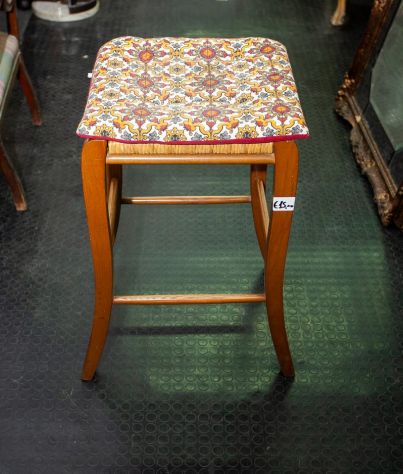 Sgabello Alto con Cuscino – 24520