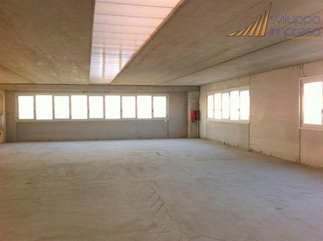 CAPANNONE DI RECENTE COSTRUZIONE IN VENDITA A CAMBIAGO - Foto 16