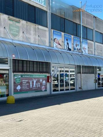 SPAZIO COMMERCIALE CON MAGAZZINO - Foto 4