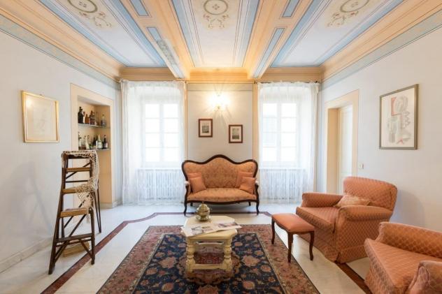 Porzione di casa in vendita a Massa 230 mq Rif: 1253251