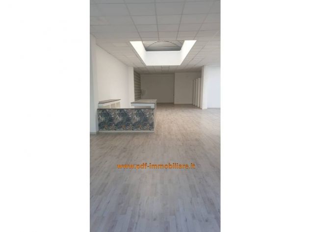 Locale commerciale di 200 mq a Monterotondo Scalo