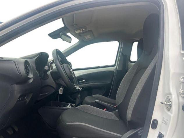 Toyota Aygo X 1.0 Active 72cv - Foto 10