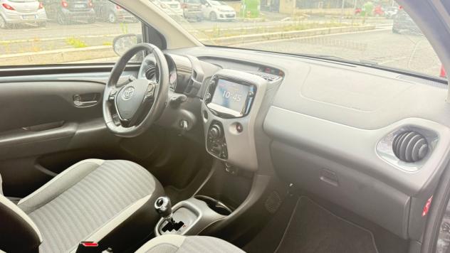 Toyota Aygo 1.0 VVT-i 72 CV 5 porte x-play MMT C.AUTOMATICO LED NAVI KAMERA PDC CERCHI 16 - Foto 10