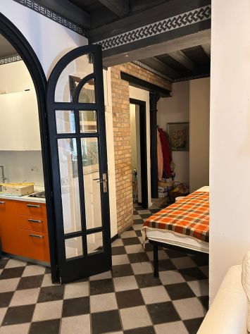 Un locale è mezzo in centro storico a Mantova - Foto 6