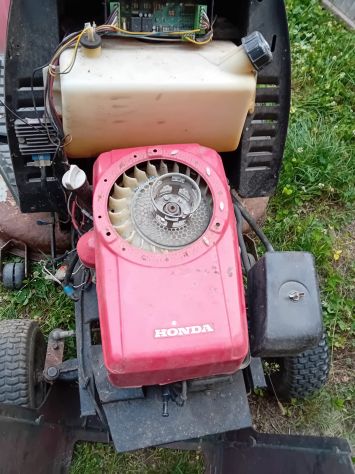 Trattorino rasaerba HF2213s - Foto 6