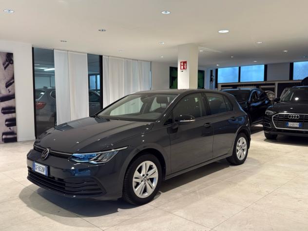 Volkswagen Golf 1.0 TSI EVO DSG Adaptive Cruise Fari LED Sensori