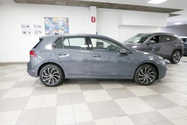 VOLKSWAGEN Golf 1.0 eTSI EVO DSG Life rif. 23820955 - Foto 3