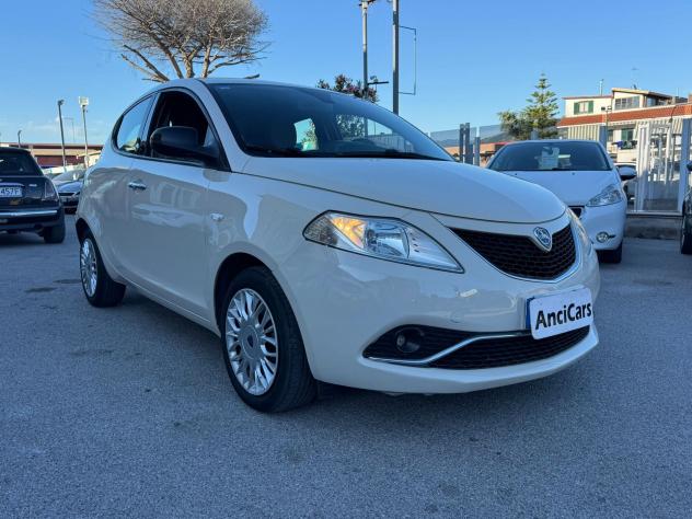 Lancia Ypsilon 1.2 69cv GPL Ecochic Gold - Foto 2