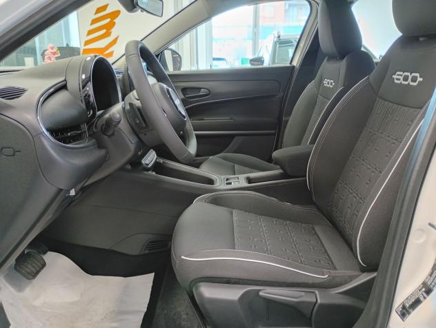 FIAT 600 1.2 Hybrid 100cv - Foto 10