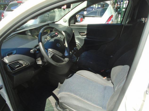 Ypsilon'15 1.2 8V S Momodes. 87000 km E6 OK NEOP - Foto 8