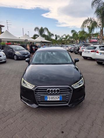 Audi A1 1.6 TDI 116 CV Design full optional - Foto 8