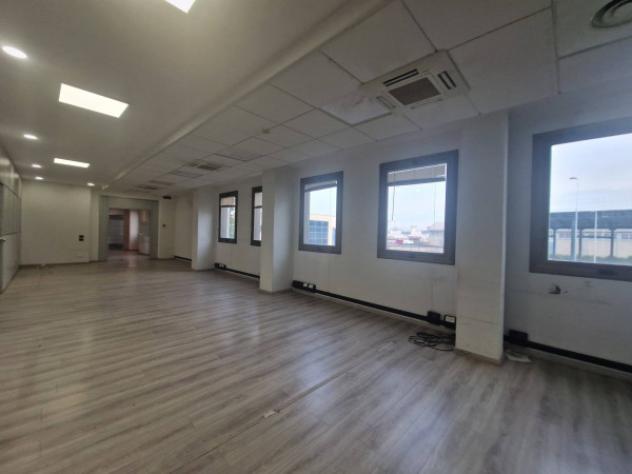 Immobile di 2463 m² con più di 5 locali in vendita a Baranzate - Foto 12