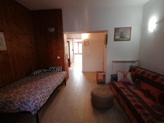 Nel paese storico di Selvena; dove si trovano negozi di prima necessita una banca e la posta; a 20 KM dal Monte Amiata, 8 Km da Castell'Azzara, 23 dal - Foto 12