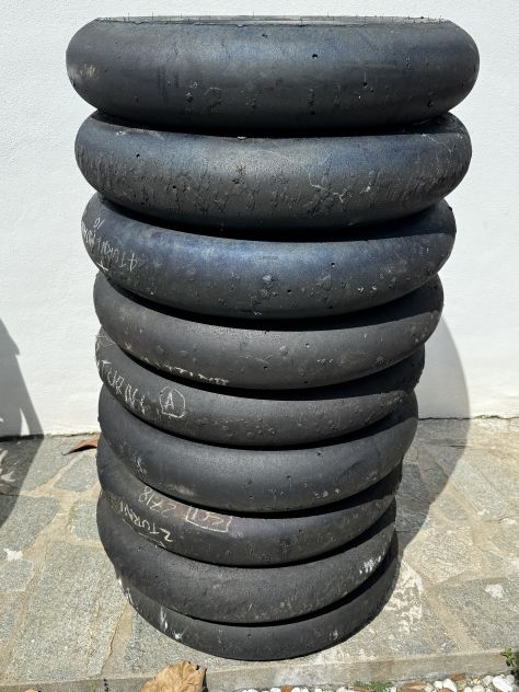 VENDESI IN BLOCCO GOMME ANTERIORI DIABLO PIRELLI SUPERBIKE 120/70 r17 - Foto 2