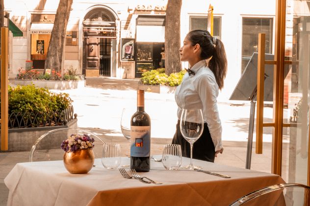 Barlady/barman/cameriera subito disponibile