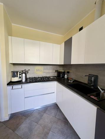 VALMADRERA (LC) - elegante villa a schiera con ascensore interno, doppi giardini e ampi spazi – Valmadrera - Foto 18